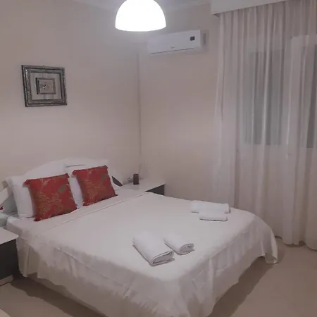 Holly George * نيا بلاجيا