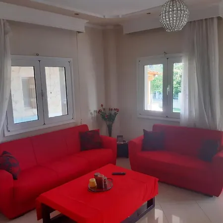 Tatil Evi Holly George Nea Plagia