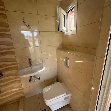 Tatil Evi Holly George Nea Plagia